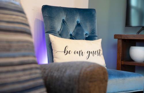 Stamford House | Entire House Right In Stamford's Heart