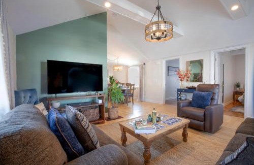 Stamford House | Entire House Right In Stamford's Heart