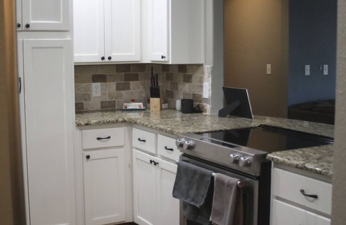 Midland House | Entire House - Suited For Your Needs - Sleeps 10 - Stainless Steel Propane Grill