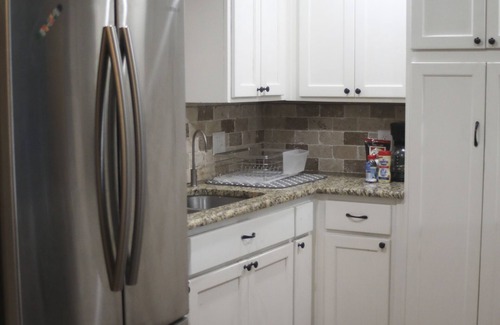 Midland House | Entire House - Suited For Your Needs - Sleeps 10 - Stainless Steel Propane Grill