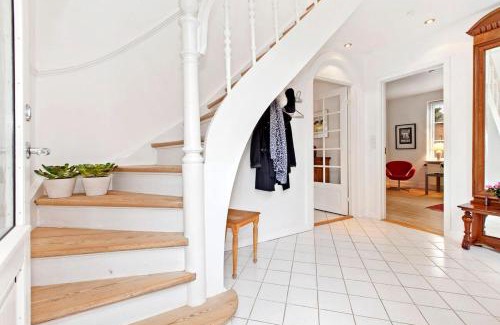Slagelse Apartment | Entire multi-room apartment in patrician villa