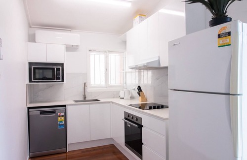 Highgate Hill Apartment | Entire New renovated 2bedrm unit next to southbank