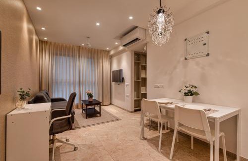 Hiranandani Gardens Apartment | Entire One Bedroom Apartment - Hiranandani Gardens, Mumbai Powai
