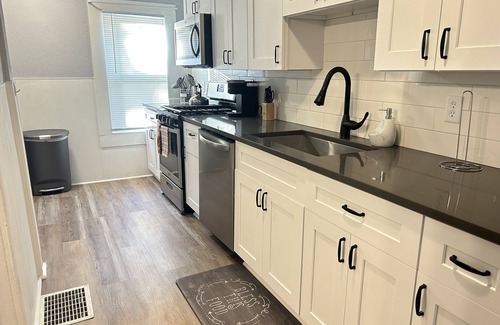 North End House | Entire Rental Unit Saint Paul Lovely Modern Home
