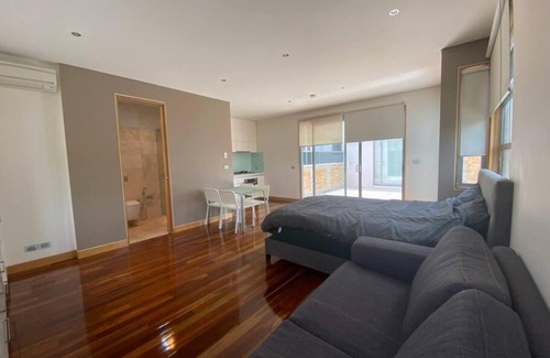 Maribyrnong Apartment | Entire studio with balcony