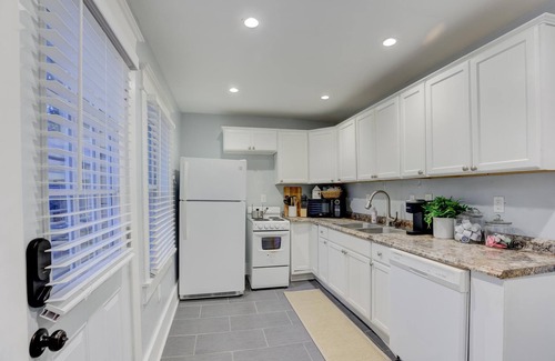 Midtown Apartment | Entire Unit: Stunningly Spacious 1br Midtown Getaway w. Free designated parking