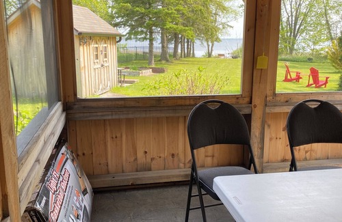 Carrying Place House | Entire water front house in beautiful Carrying Place.
