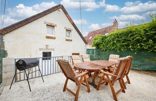 Saint-Come-du-Mont House | Entre Histoire et Marais - Proche Plage