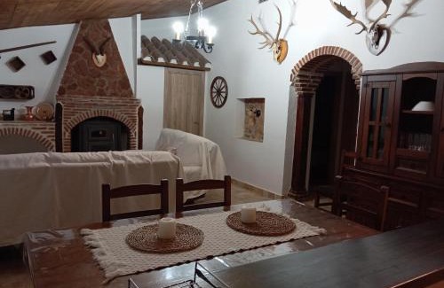 Campocamara House | ENTRESIERRAS Apartamentos rurales con chimenea, barbacoa y espacio para eventos