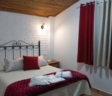 Campocamara House | ENTRESIERRAS Apartamentos rurales con chimenea, barbacoa y espacio para eventos