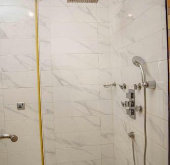 Independence Layout Apartment | Enugu-LuxVilla 4 BEDROOM LUXURY DUPLEX