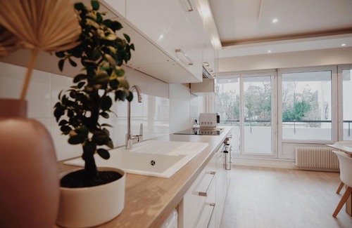 9th Arrondissement Apartment | "Envie Lyonnaise" Location - 10 personnes - Terrasse - WIFI Fibre optique