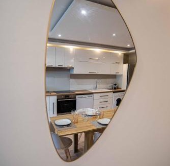9th Arrondissement Apartment | "Envie Lyonnaise" Location - 10 personnes - Terrasse - WIFI Fibre optique