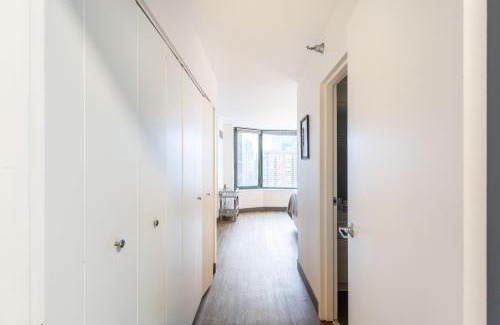 Downtown Chicago Apartment | ENVITAE 3BR Luxury Corner Loft with Navy Pier Views