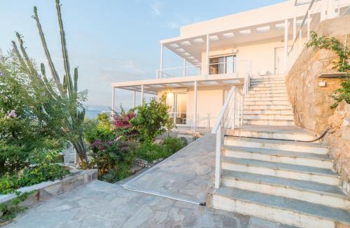 Marathon House | Epipleon suites