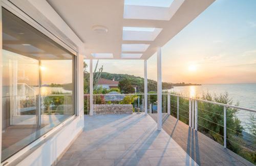 Marathon House | Epipleon suites