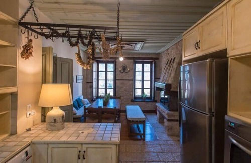 Karpenisi Hotel | Epoches Luxury Suites