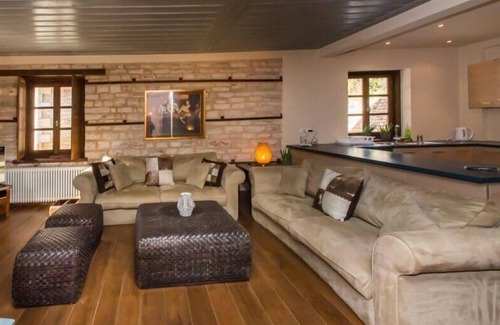 Karpenisi Hotel | Epoches Luxury Suites