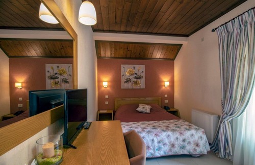Eptalofos Apartment | Eptalofos Guesthouse - Cozy Double Nest With Balcony