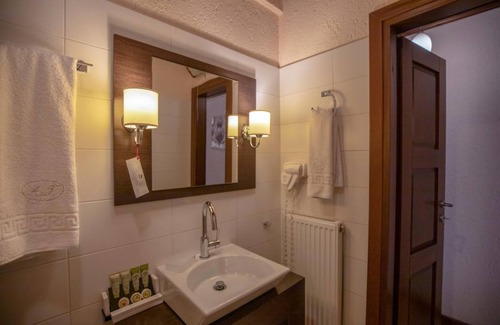 Eptalofos Apartment | Eptalofos Guesthouse - Cozy Double Nest With Balcony