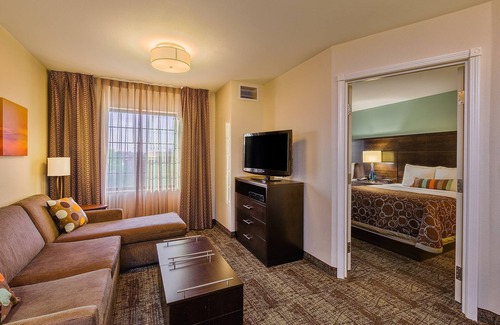 Bismarck Condo | Equipped King Suite Near Downtown | Free Daily Breakfast + Indoor Pool