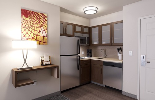 Utica Apartment | Equipped Suite | Free Daily Breakfast, 24h Business Center + Seasonal Pool
