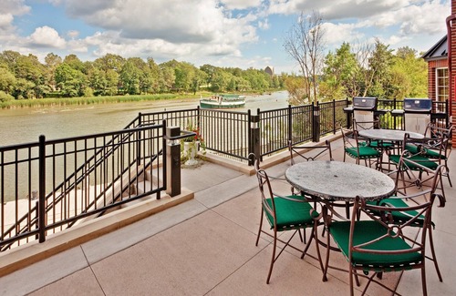 Rochester Condo | Equipped Suite with a Stunning Genesee River View Near the University of Rochester