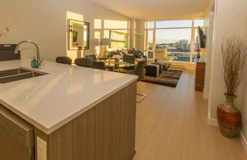 Downtown Victoria Condo | EraBella-Downtown 12th floor Beauty, Free Parking and Wifi, Close to Everything by Victoria Prime!