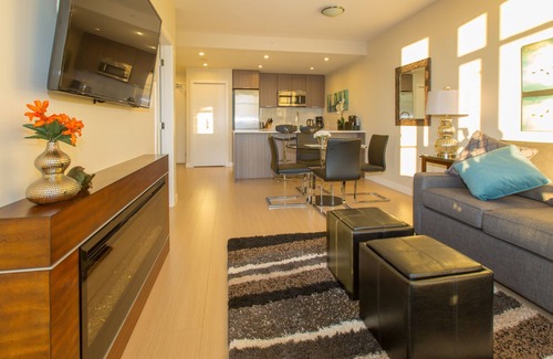 Downtown Victoria Condo | EraBella-Downtown 12th floor Beauty, Free Parking and Wifi, Close to Everything by Victoria Prime!