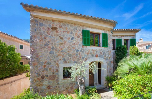 Valldemossa House | EREMUS - Chalet with private garden in Valldemossa. Free WiFi