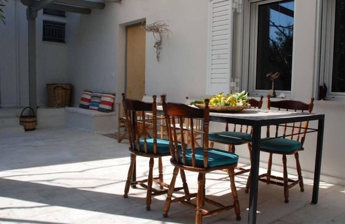 Eretria House | Eretria: Single storey house, in an olive grove, 250 from the beach