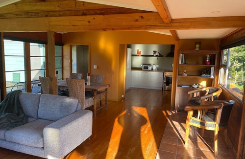 Wainui Cottage | Erics Cottage, working Deer farm