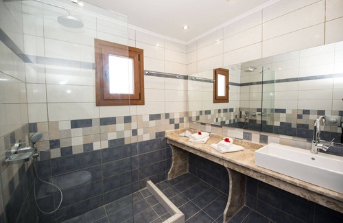 Erikousa Island House | Erikousa Palace Suite 16
