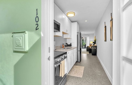 Deerfield Beach Condo | Erin’s Inn Private Couples Oasis