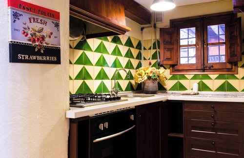 Cornudella de Montsant Cottage | Only for couples house with barbecue and garden