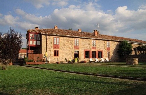Naveda Cottage | Casa de Campoo up to 33 pax. Ideal for families with children.