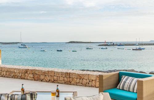 Colonia Sant Jordi Villa | Es turó, luxury beachfront apartment in Colonia San Jordi
