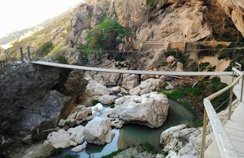 Moclin Apartment | Escapada invernal, chimenea y barbacoa en Villa la Gaviota junto a Ruta del Gollizno en Olivares