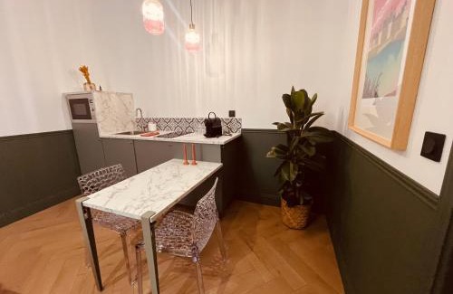 Longue-Jumelles Apartment | Escapade Élégante