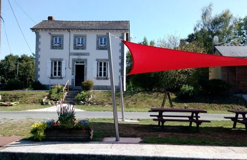 Sace House | Escapade en Bord de Rivière La Mayenne