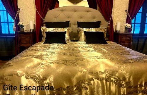 Les Roches-l'Eveque House | Escapade Romantique