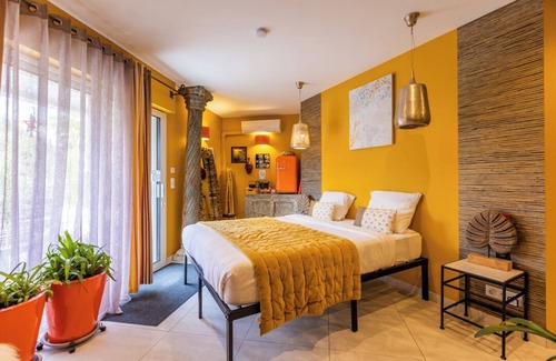 Saint-Nazaire House | Escapades Lointaines Chambres d'hôtes B&B