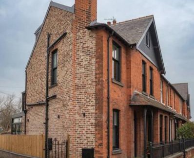 York House | Escape 2 Unwind At The Parade, Accommodates 10