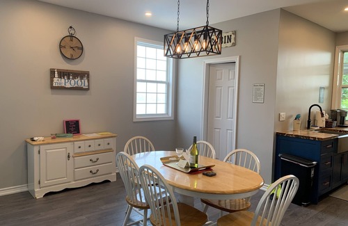 Rideau Lakes House | “Escape the city, embrace the serenity" Spring, summer and Fall Getaway !