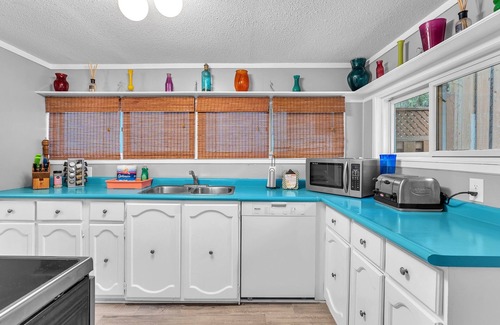 Grand Bend Cottage | Escape to Grand Bend at Sunnyside Cottage