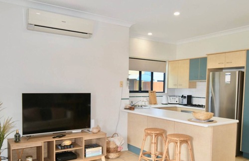 Woodgate House | Escape to Luxury by the Sea!