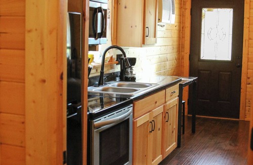 Pipe Creek Cabin | - Escape to MewMaw’s Cabin at Al’s Hideaway—Your Perfect Hill Country Retreat!