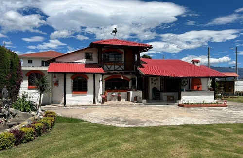 Yaruqui House | Escape to Nature: Exclusive Country House Near Quito Airport