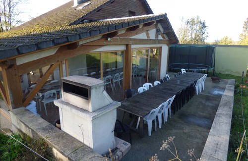 Argonne Ardennaise House | Escape to our nature-filled Gîte with indoor pool and pond!