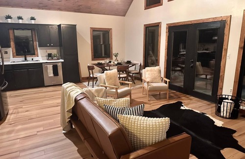 Walnut Mountain Cabin | Escape to Paradise at Cabana Dreams - Your Ultimate Vacation Retreat!